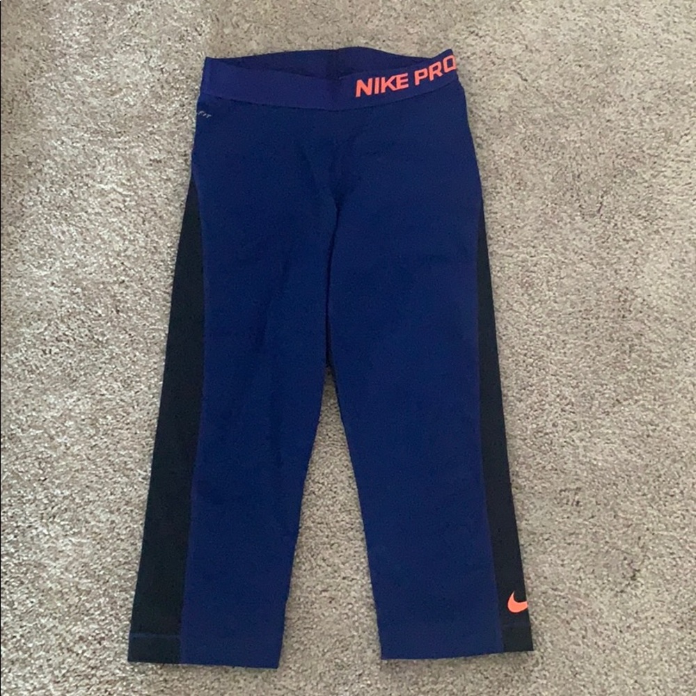 Nike 3/4 length workout tights